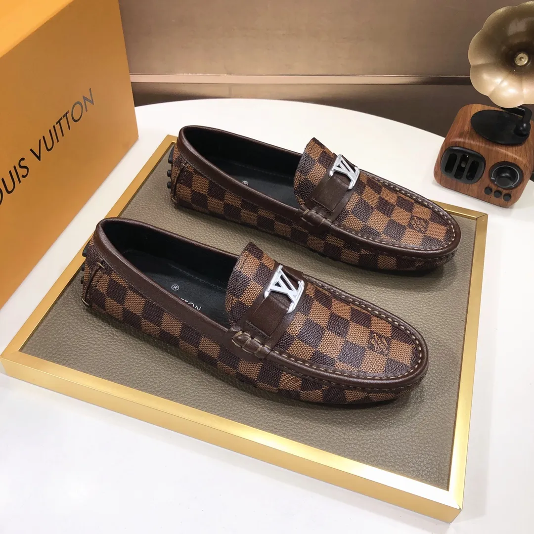 Men's men's shoes 💰420💰 [LV Doudou shoes] (water-dyed cowhide lining) new model is on the market, available on the official website. The new Doudou shoes are processed into single-color materials, and the uppers are made of imported special materials. The body of the shoe is fully hemmed with mark thread, and is lined with imported original cowhide leather. The elegant shoe shape is super suitable for all-matching, and the size is 38-44.